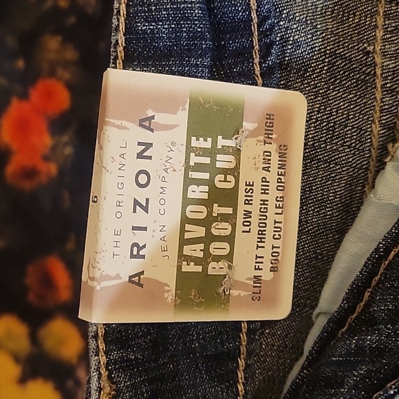 NWT Juniors Arizona Boot Cut Jeans - Picture 3 of 8